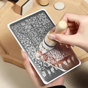 Customized Logo Log Nail Steel Stamp Nail Brush Handle Grip Cleaning New Nail Clean Brush