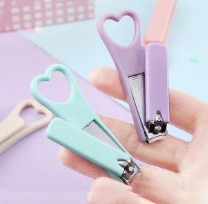 Cute Mini Love Nail Clippers Portable Foldable Pedicure Manicure Tools for Men Women Beautiful Birthday Party Gifts