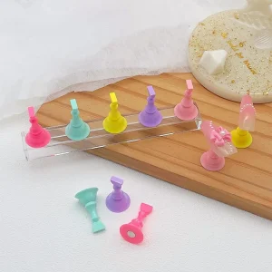 Set of 5 Colourful Magnetic Nail Art Training Display Stands Plastic False Nail Tip Holder for Practice