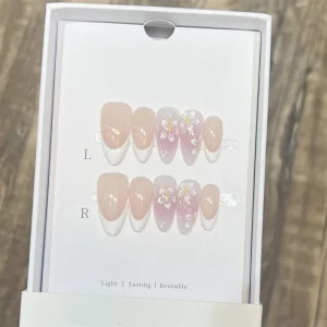 Simple White French Hand Painted Flower Tips Acrylic Handmade Press on Nails