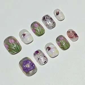 Trend Design Press on Short Nails with Hand-Painted Tulips